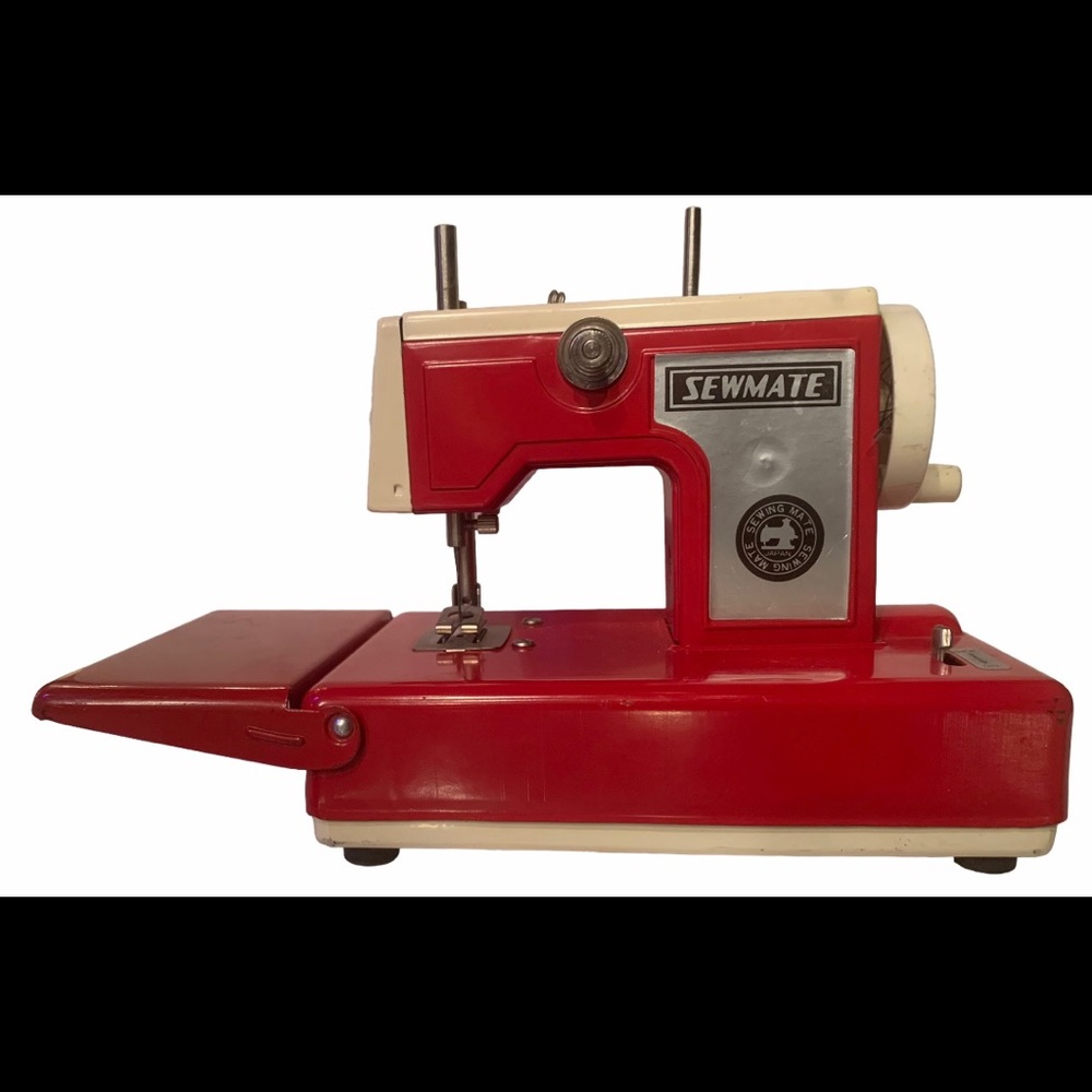 Vintage miniature Sewmate sewing machine. - Japan